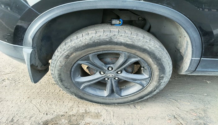 2019 Tata Harrier XZ 2.0L DARK EDITION, Diesel, Manual, 1,73,442 km, tyre