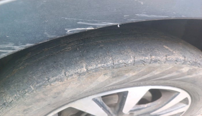 2021 Maruti S Cross ZETA 1.5, Petrol, Manual, 1,37,299 km, tyre