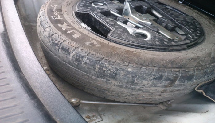 2021 Maruti S Cross ZETA 1.5, Petrol, Manual, 1,37,299 km, tyre