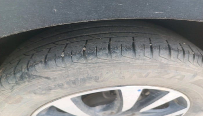 2021 Maruti S Cross ZETA 1.5, Petrol, Manual, 1,37,299 km, tyre