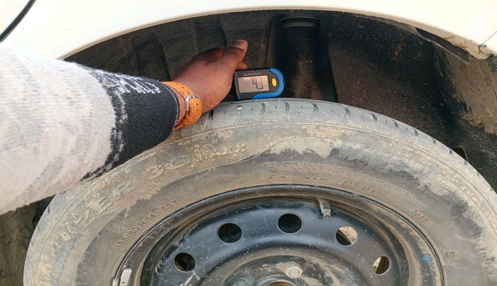 2023 Maruti Swift VXI, Petrol, Manual, 44,065 km, tyre