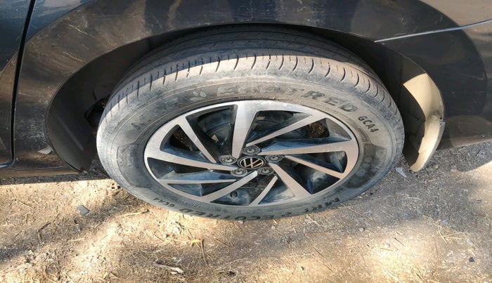 2023 Volkswagen VIRTUS TOPLINE TSI 1.0 AT, Petrol, Automatic, 49,562 km, tyre