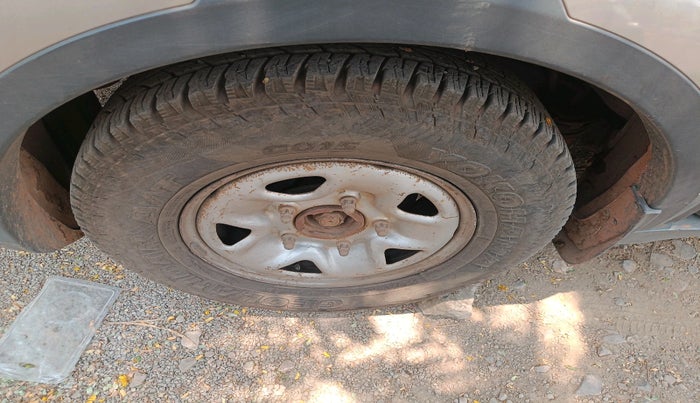 2017 Tata Hexa XM 4X2 7 STR, Diesel, Manual, 2,75,831 km, tyre