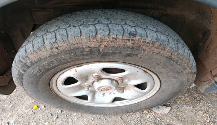 2017 Tata Hexa XM 4X2 7 STR, Diesel, Manual, 2,75,831 km, tyre