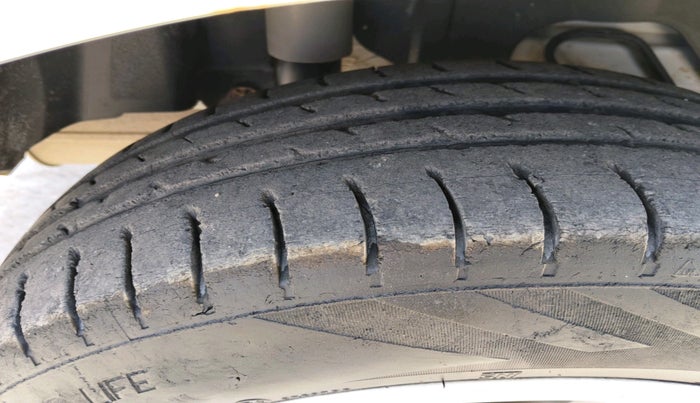 2016 Ford Figo Aspire TITANIUM1.5 DIESEL, Diesel, Manual, 94,069 km, tyre