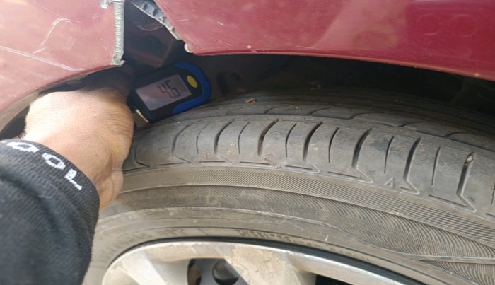 2014 Hyundai Grand i10 SPORTZ 1.2 KAPPA VTVT, CNG, Manual, 1,48,546 km, tyre