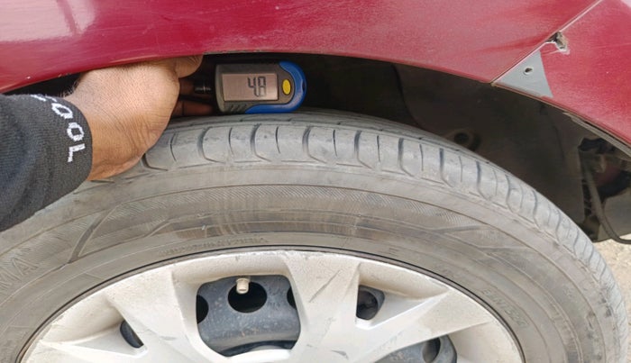 2014 Hyundai Grand i10 SPORTZ 1.2 KAPPA VTVT, CNG, Manual, 1,48,546 km, tyre