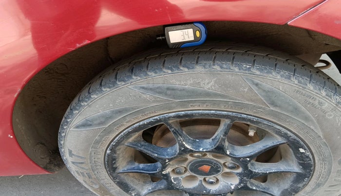 2013 Hyundai i10 ERA 1.1, CNG, Manual, 88,975 km, tyre