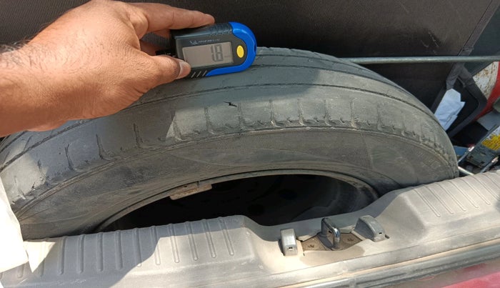 2013 Hyundai i10 ERA 1.1, CNG, Manual, 88,975 km, tyre