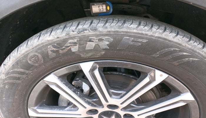 2024 Mahindra XUV700 AX 7 LUXURY D AT 7 STR, Diesel, Automatic, 24,191 km, tyre