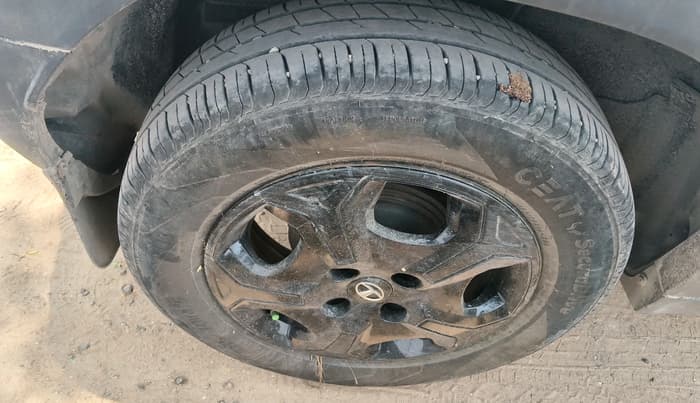 2022 Tata PUNCH ACCOMPLISHED AMT, Petrol, Automatic, 39,016 km, tyre