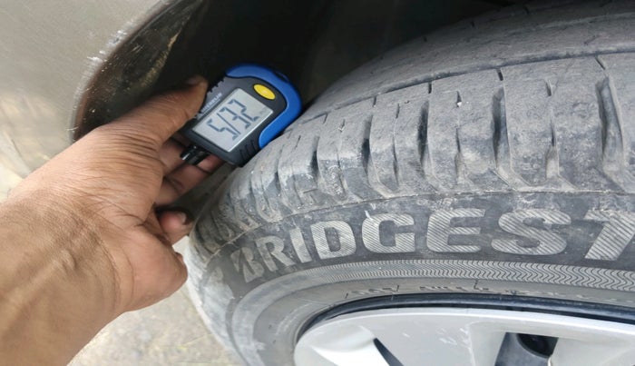 2023 Maruti Ertiga VXi (O), Petrol, Manual, 19,570 km, tyre