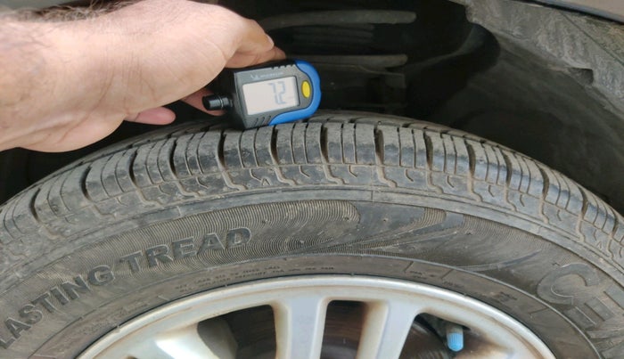 2012 Nissan Evalia XV, Diesel, Manual, 1,62,109 km, tyre