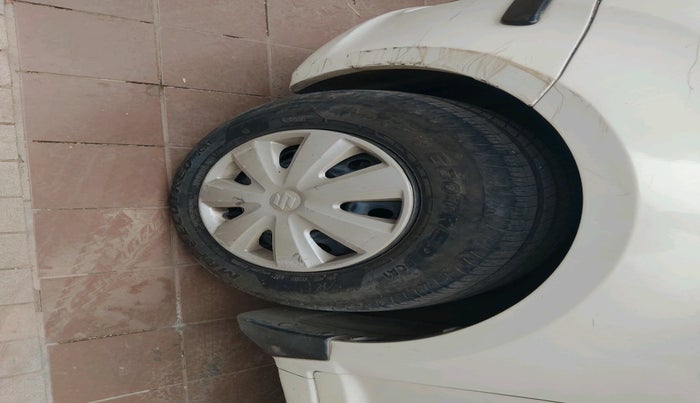 2009 Maruti Swift Dzire VDI, Diesel, Manual, 79,464 km, tyre