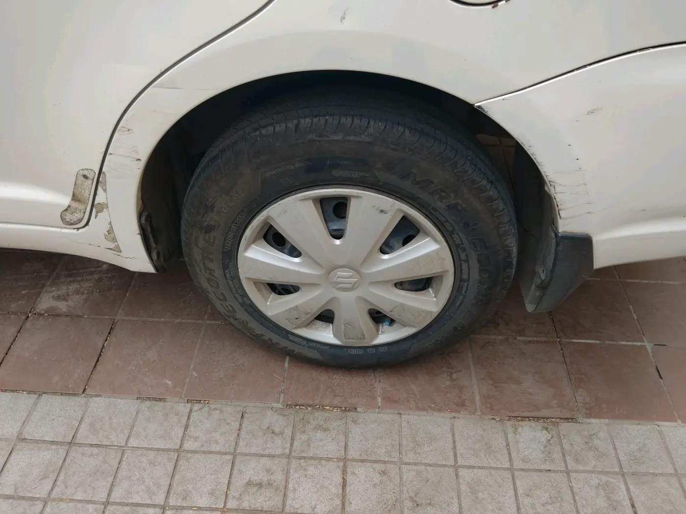 2009 Maruti Swift Dzire VDI, Diesel, Manual, 79,464 km, tyre