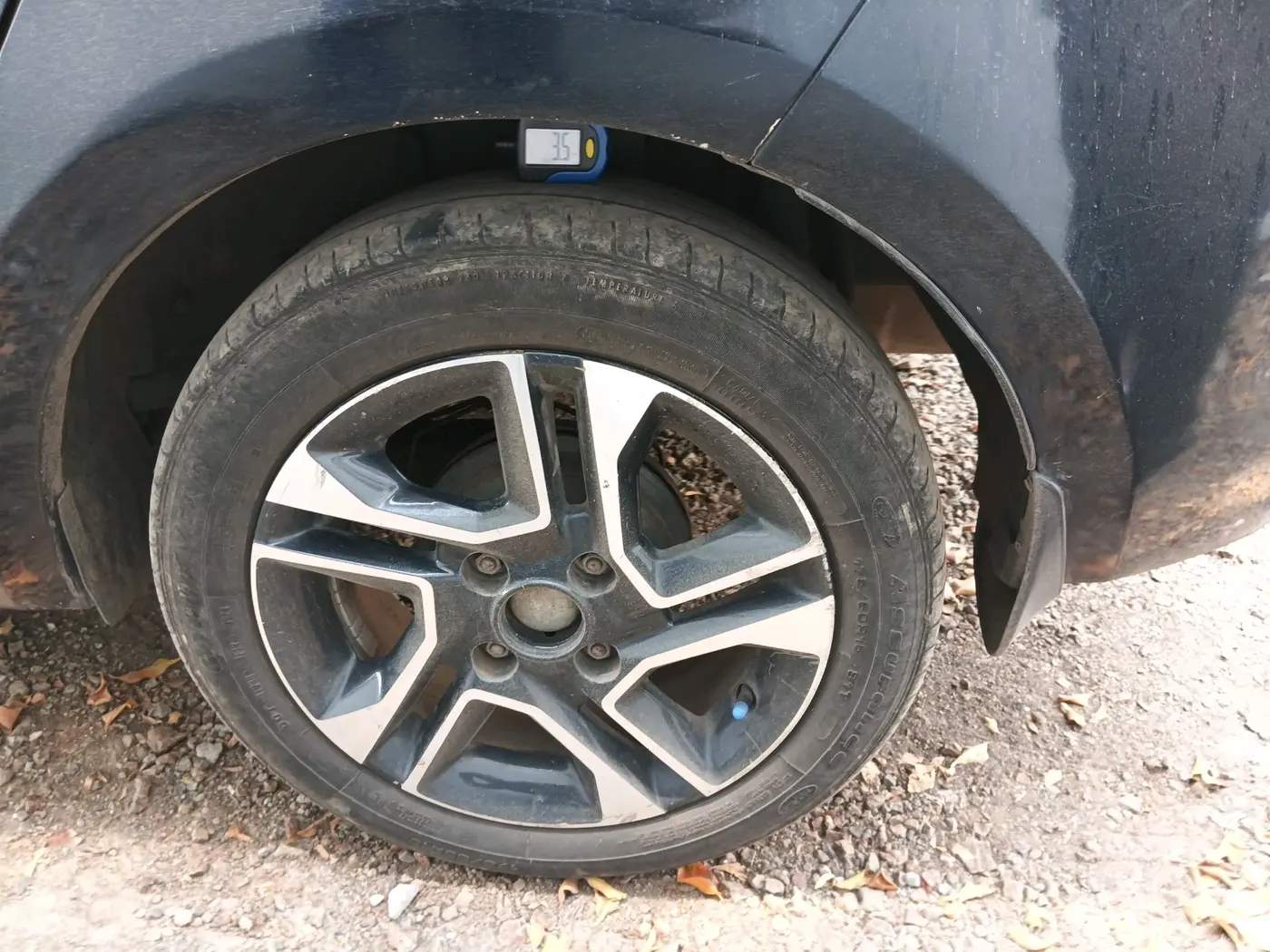 2018 Tata TIGOR XZ PLUS PETROL, CNG, Manual, 95,773 km, tyre