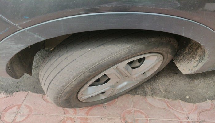 2018 Tata NEXON XM PETROL, CNG, Manual, 1,33,640 km, tyre