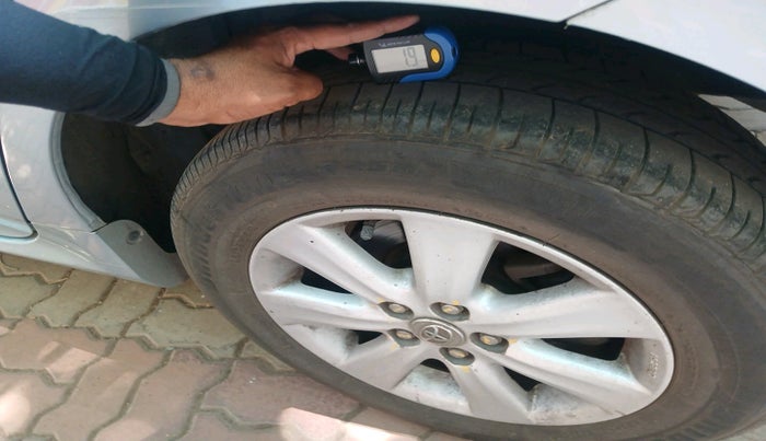 2011 Toyota Corolla Altis G PETROL, Petrol, Manual, 1,27,714 km, tyre