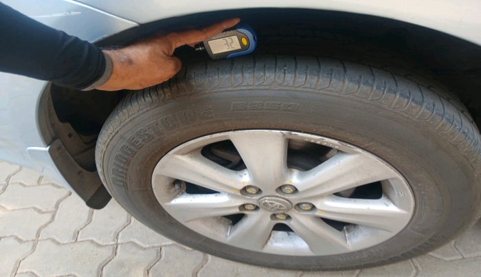2011 Toyota Corolla Altis G PETROL, Petrol, Manual, 1,27,714 km, tyre