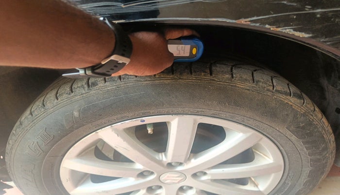 2010 Maruti SX4 ZXI, Petrol, Manual, 50,774 km, tyre