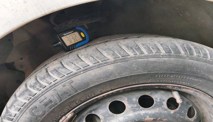 2012 Hyundai i20 MAGNA 1.2, Petrol, Manual, 1,21,706 km, tyre