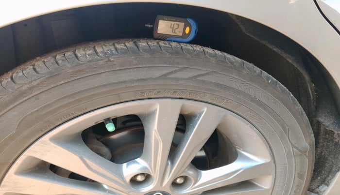 2017 Hyundai New Elantra 2.0 SX(O) AT PETROL, Petrol, Automatic, 80,204 km, tyre