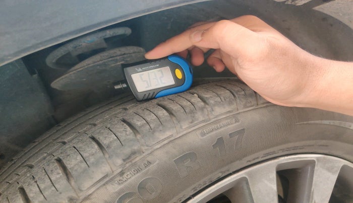 2022 Nissan Kicks XV 1.5, Petrol, Manual, 54,081 km, tyre