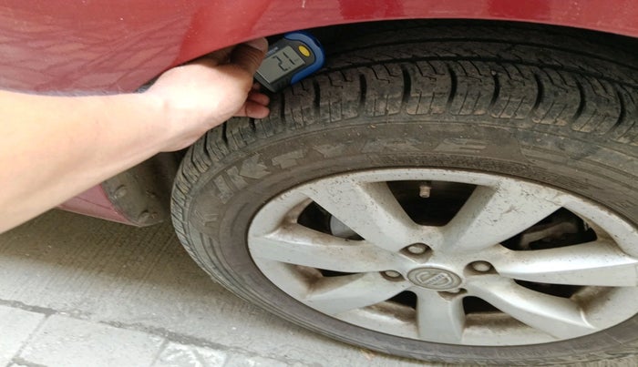 2013 Nissan Sunny XV DIESEL, Diesel, Manual, 88,415 km, tyre