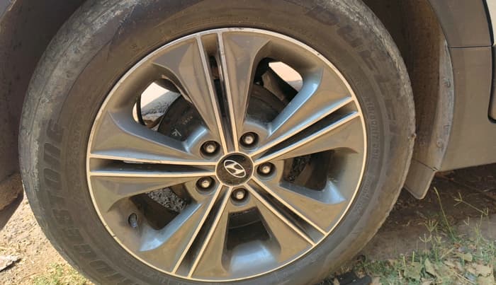 2018 Hyundai Creta SX (O) 1.6 DIESEL, Diesel, Manual, 1,52,554 km, tyre