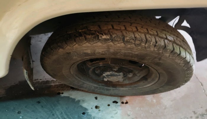 2014 Mahindra Bolero SLE BS-III, Diesel, Manual, 1,38,276 km, tyre