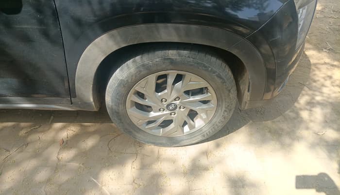 2022 Hyundai Creta SX 1.5 PETROL, Petrol, Manual, 96,876 km, tyre