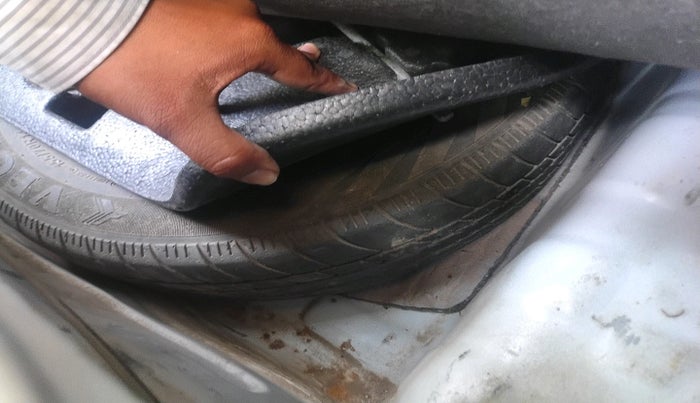 2013 Chevrolet Beat LS PETROL, Petrol, Manual, 50,249 km, tyre