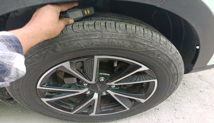 2022 Hyundai VENUE S+ 1.2, Petrol, Manual, 56,122 km, tyre