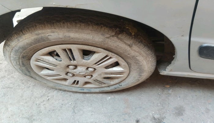 2011 Hyundai Santro Xing GLS, Petrol, Manual, 1,05,982 km, tyre