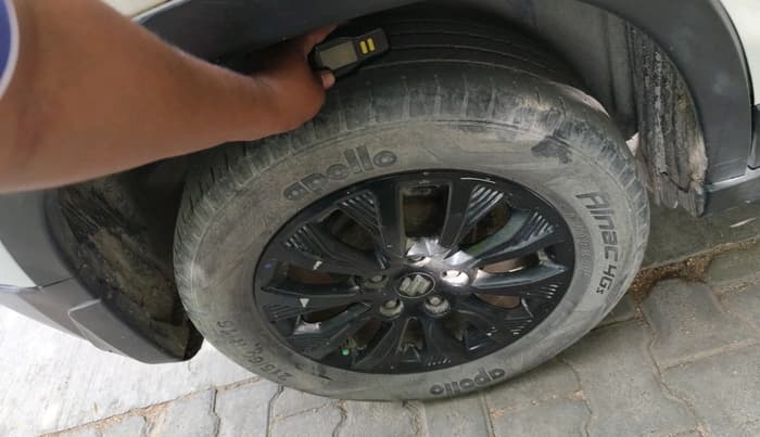 2020 Maruti Vitara Brezza ZXI, Petrol, Manual, 81,512 km, tyre