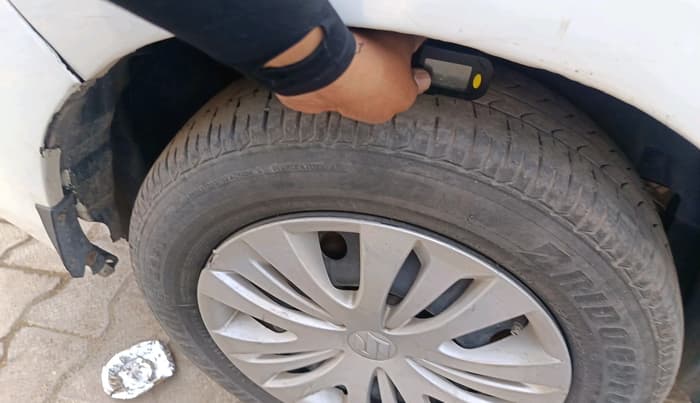 2013 Maruti Ertiga VXI, CNG, Manual, 1,32,413 km, tyre