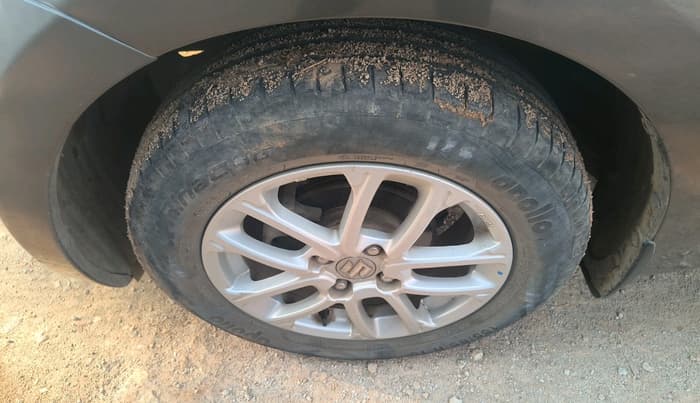 2018 Maruti Swift ZXI AMT, Petrol, Automatic, 28,804 km, tyre