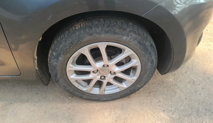 2018 Maruti Swift ZXI AMT, Petrol, Automatic, 28,804 km, tyre