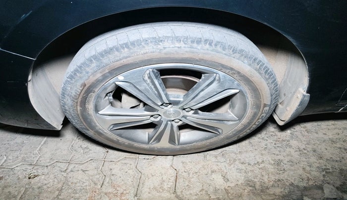 2019 Hyundai Verna 1.6 VTVT SX (O) AT, Petrol, Automatic, 19,840 km, tyre