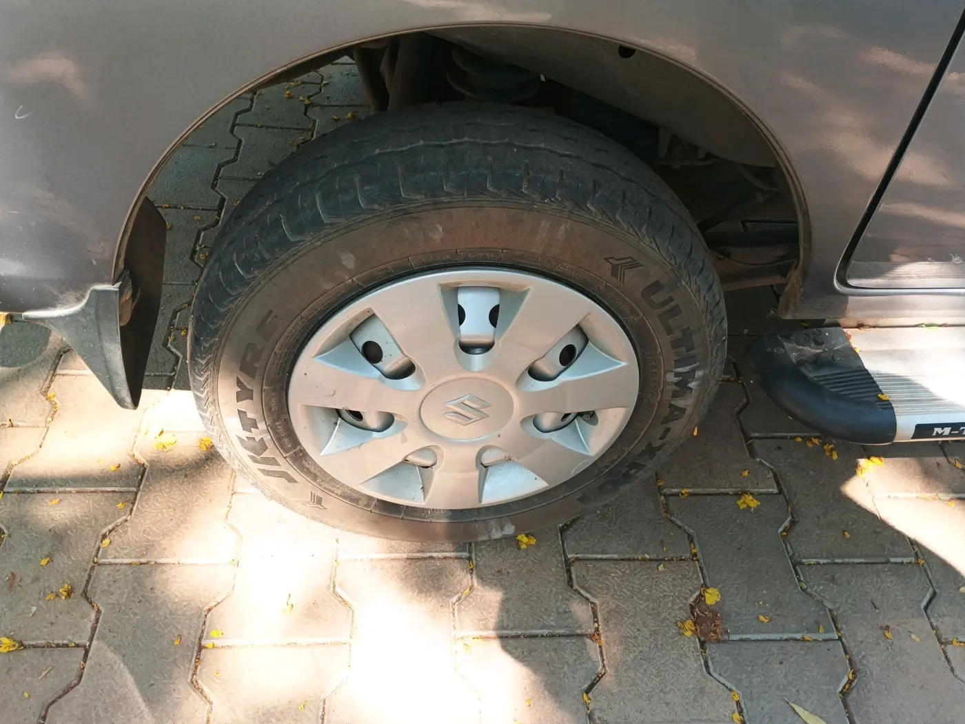 2023 Maruti Eeco 7 STR STD 1.2, Petrol, Manual, 31,771 km, tyre