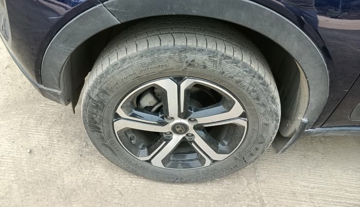 2022 Tata NEXON XZA PLUS (PREMIUM) PETROL, Petrol, Automatic, 31,949 km, tyre