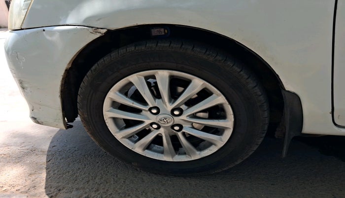 2016 Toyota Etios VX, CNG, Manual, 1,61,075 km, tyre