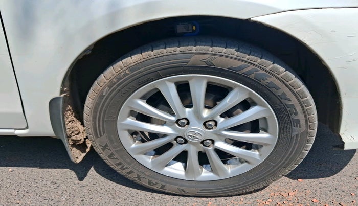 2016 Toyota Etios VX, CNG, Manual, 1,61,075 km, tyre