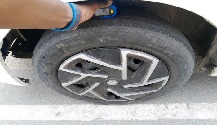 2011 Toyota Etios Liva GD, Diesel, Manual, 1,40,710 km, tyre