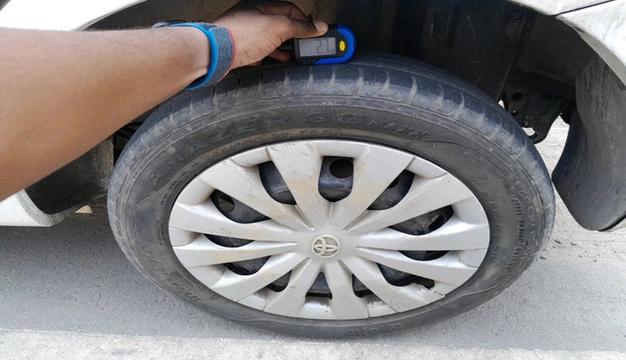 2011 Toyota Etios Liva GD, Diesel, Manual, 1,40,710 km, tyre