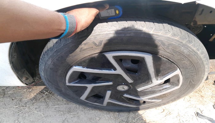 2011 Toyota Etios Liva GD, Diesel, Manual, 1,40,710 km, tyre