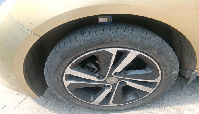 2020 Tata ALTROZ XZ DIESEL, Diesel, Manual, 74,477 km, tyre