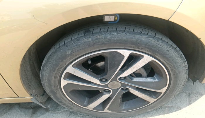 2020 Tata ALTROZ XZ DIESEL, Diesel, Manual, 74,477 km, tyre