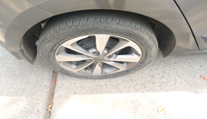 2015 Hyundai Elite i20 ASTA 1.2, Petrol, Manual, 1,10,845 km, tyre