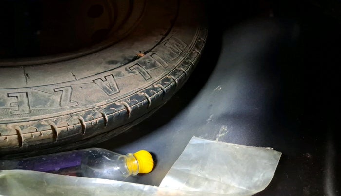 2015 Hyundai Eon ERA +, Petrol, Manual, 58,057 km, tyre